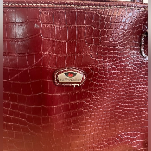 Gloria Vanderbilt Red/Burgandy Croc Patterned Shoulder Bag/Tote - Picture 12 of 13
